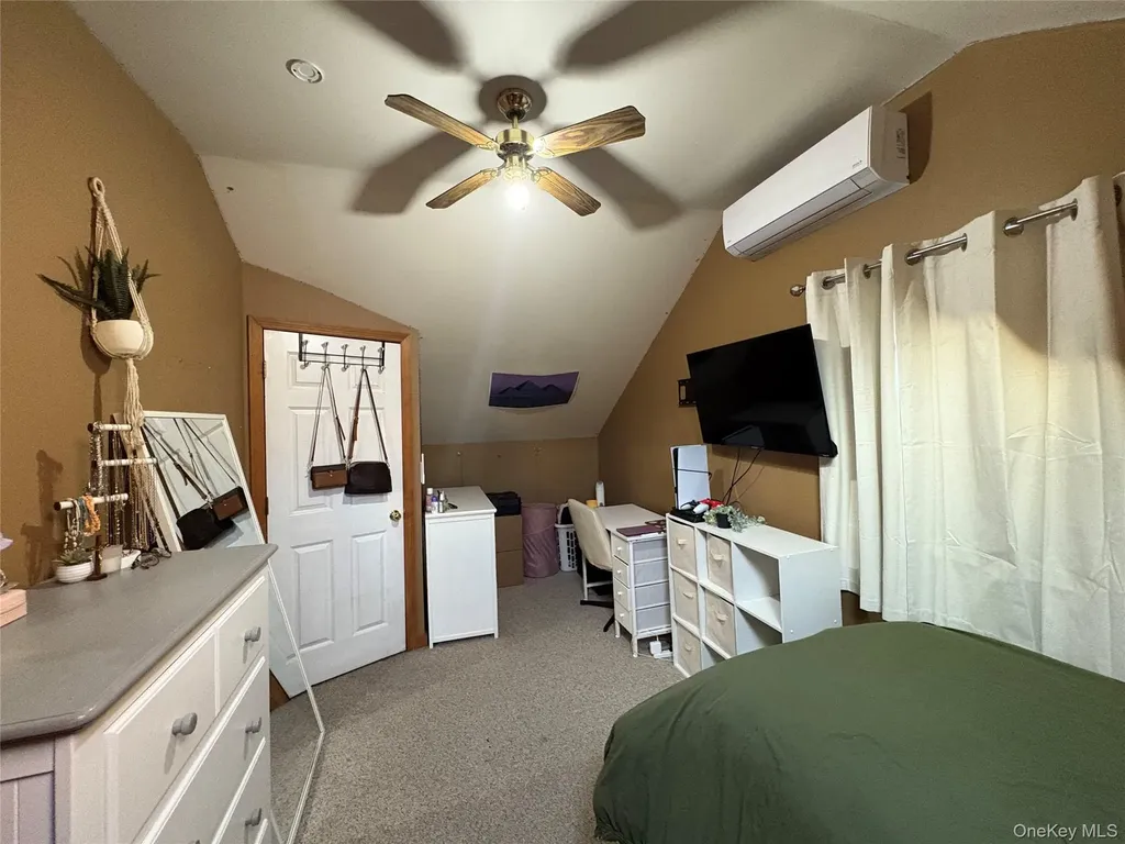 40 Alton Road Babylon NY 11702