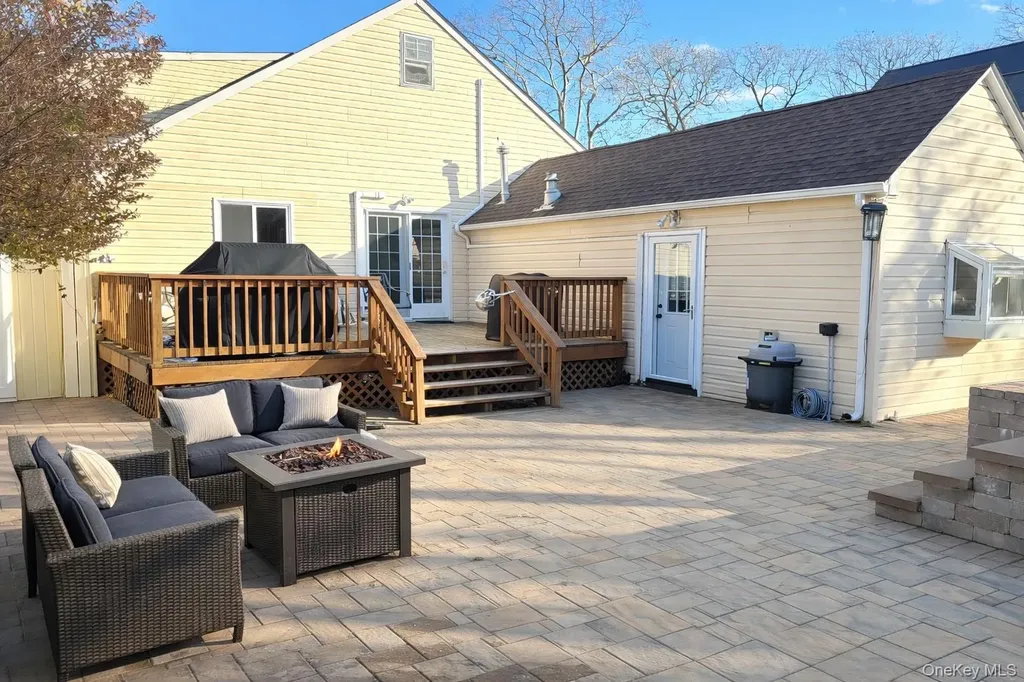 40 Alton Road Babylon NY 11702