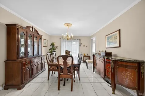 14 Oak Point Drive S Bayville NY 11709