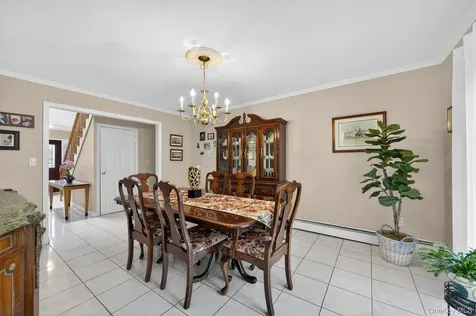 14 Oak Point Drive S Bayville NY 11709