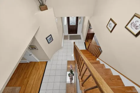 14 Oak Point Drive S Bayville NY 11709