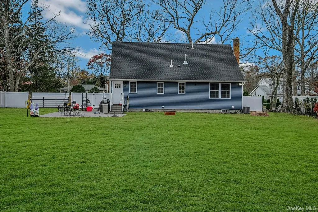 458 Lockwood Drive Shirley NY 11967