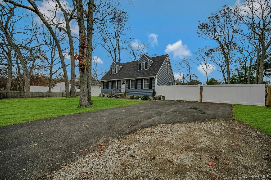 458 Lockwood Drive Shirley NY 11967