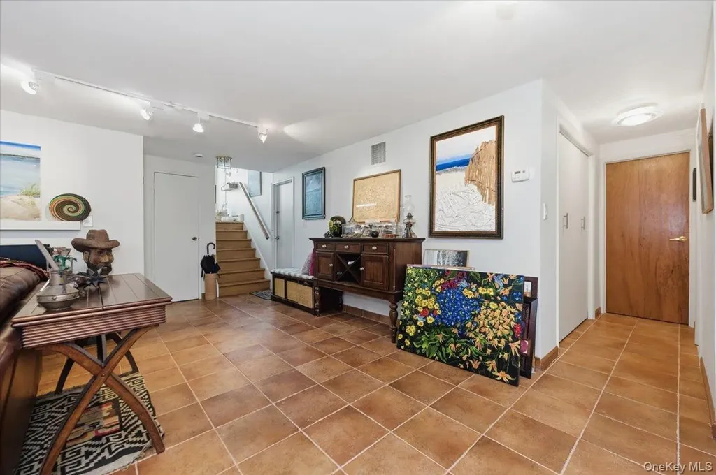 31 Regent Drive Lido Beach NY 11561