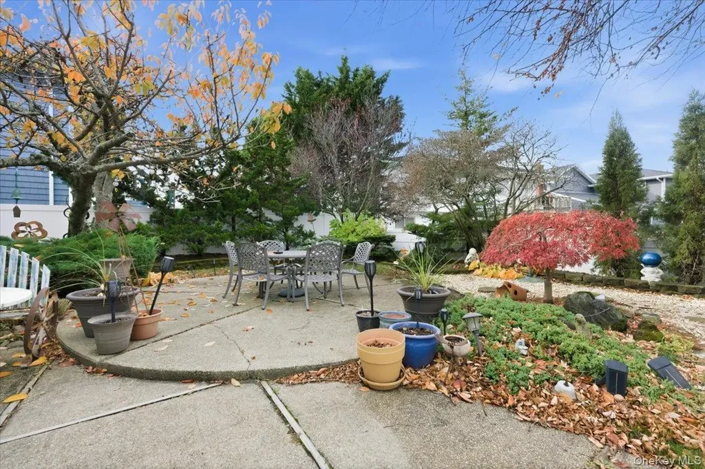 31 Regent Drive Lido Beach NY 11561