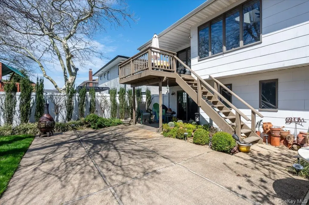 31 Regent Drive Lido Beach NY 11561