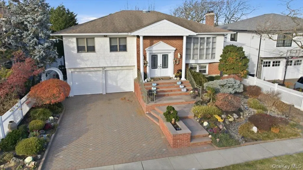 31 Regent Drive Lido Beach NY 11561