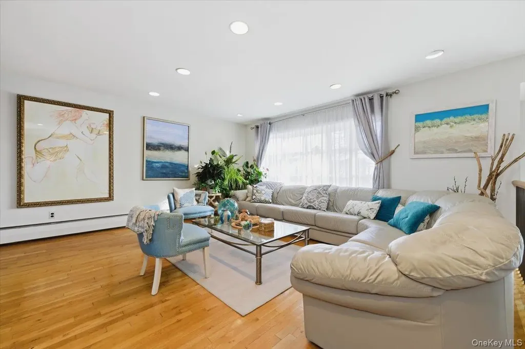 31 Regent Drive Lido Beach NY 11561