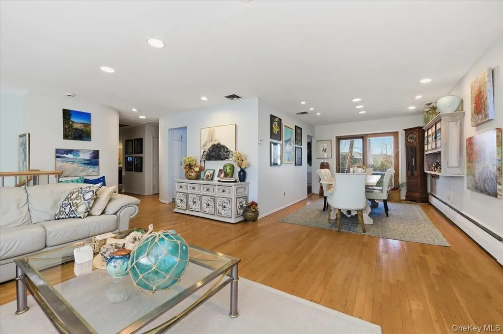 31 Regent Drive Lido Beach NY 11561