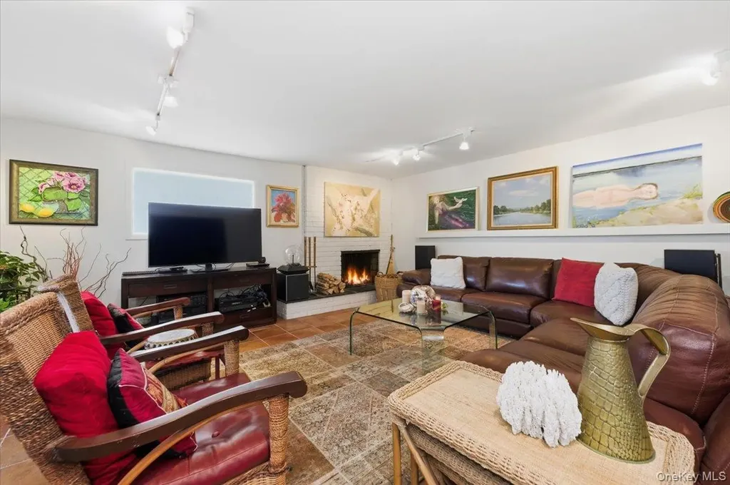 31 Regent Drive Lido Beach NY 11561