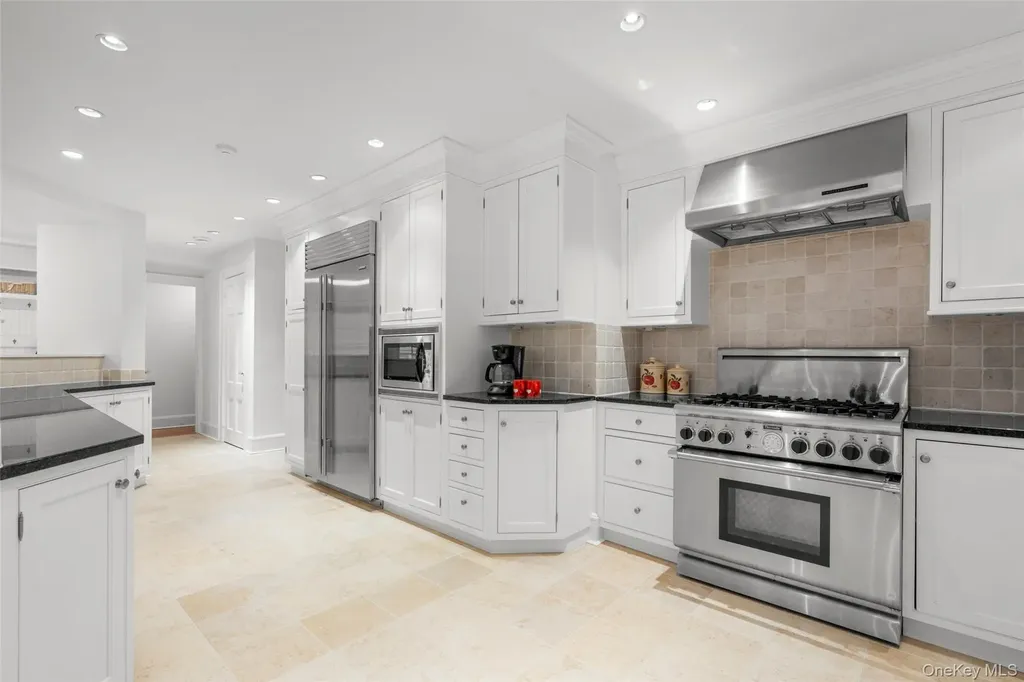 27 Oak Avenue Larchmont NY 10538