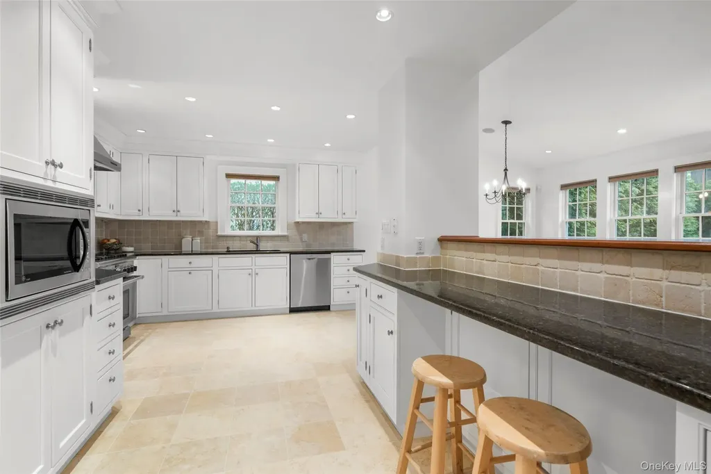 27 Oak Avenue Larchmont NY 10538