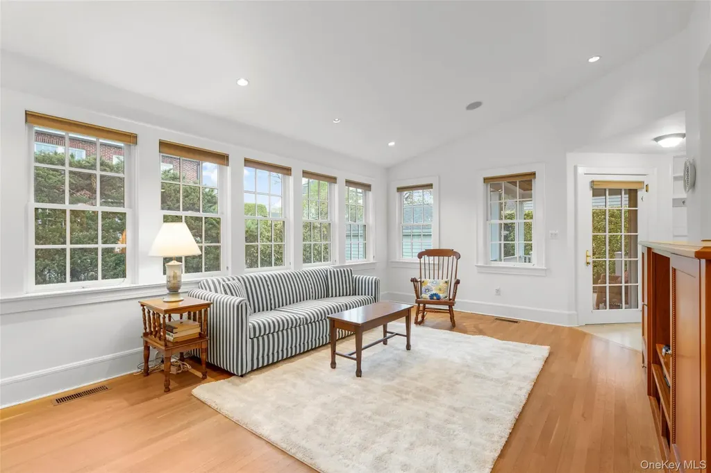 27 Oak Avenue Larchmont NY 10538