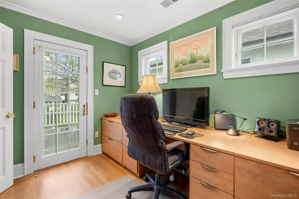 27 Oak Avenue Larchmont NY 10538