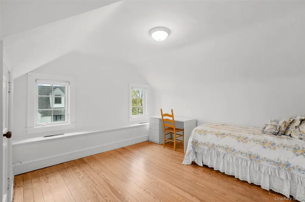 27 Oak Avenue Larchmont NY 10538