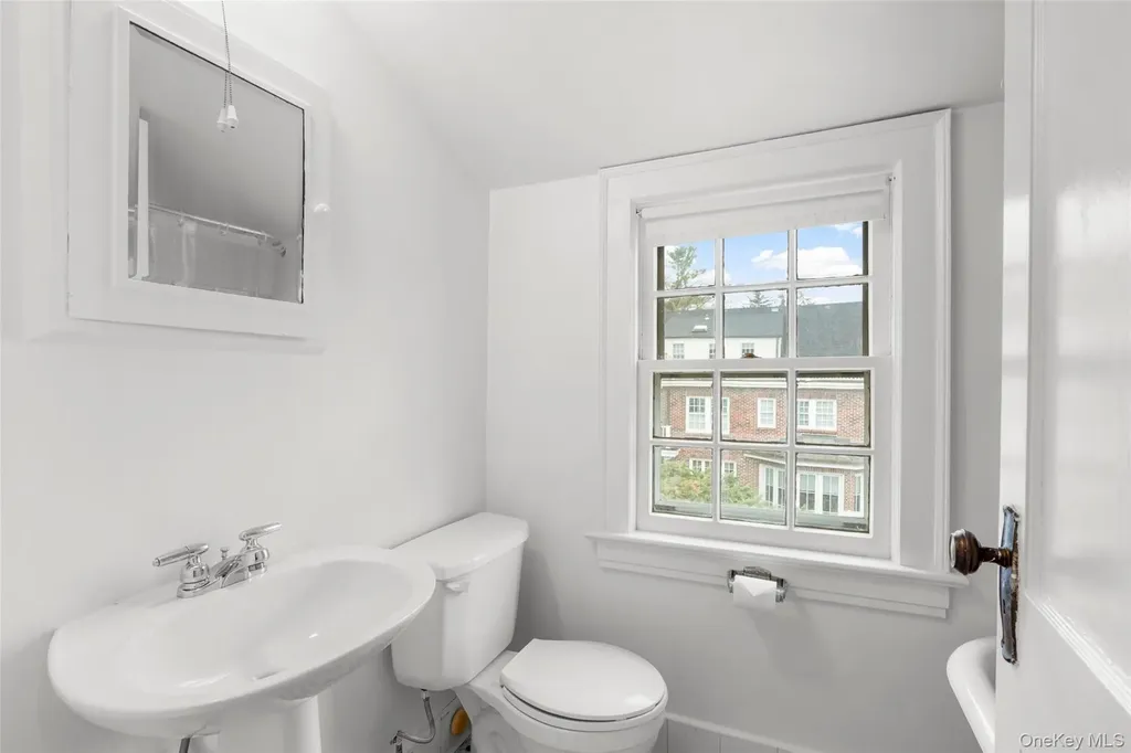 27 Oak Avenue Larchmont NY 10538