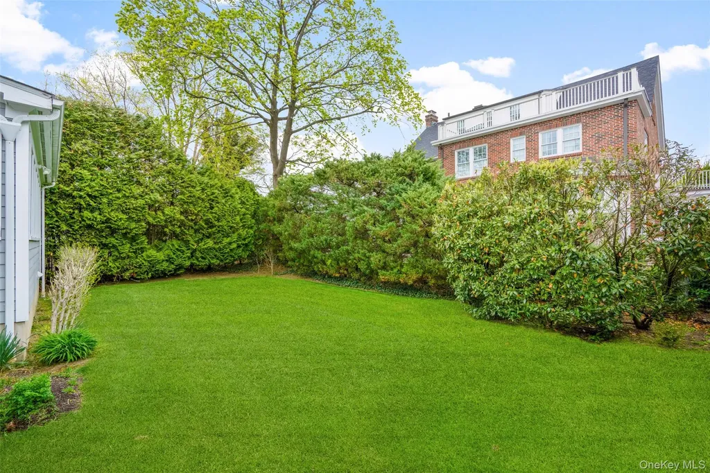 27 Oak Avenue Larchmont NY 10538