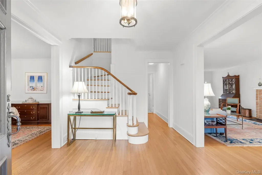 27 Oak Avenue Larchmont NY 10538