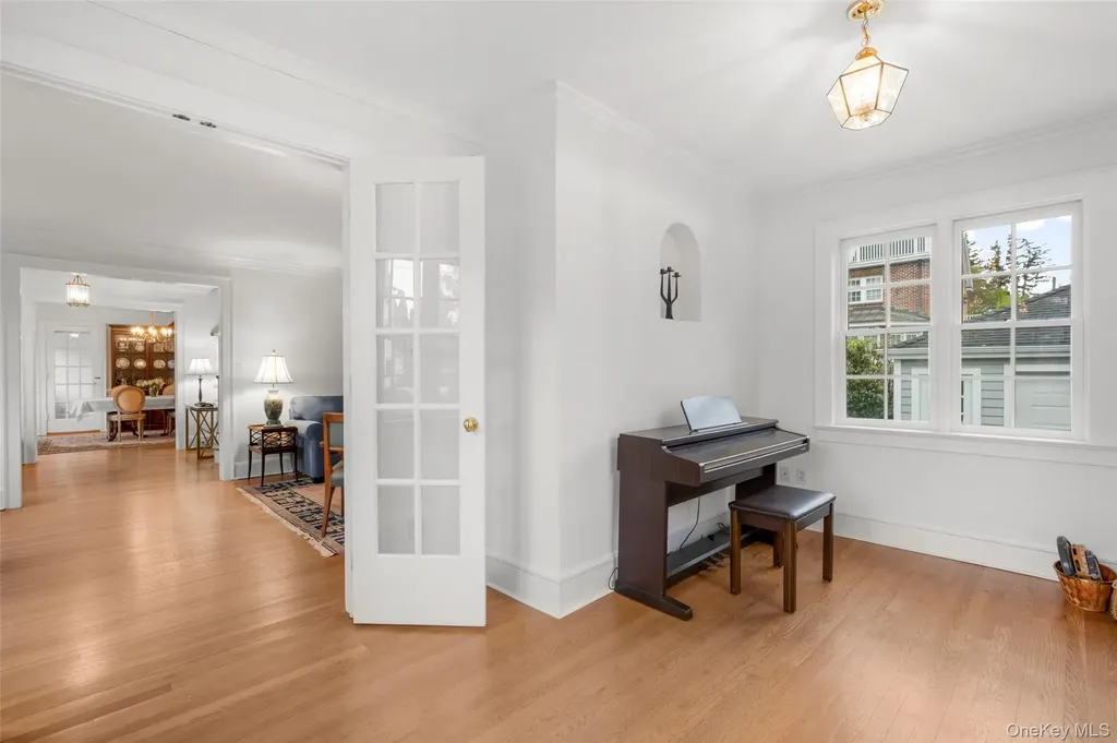 27 Oak Avenue Larchmont NY 10538