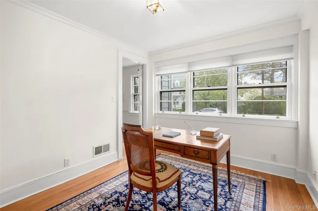 27 Oak Avenue Larchmont NY 10538