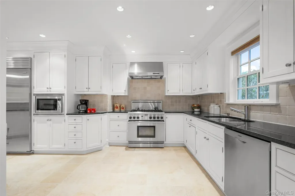 27 Oak Avenue Larchmont NY 10538