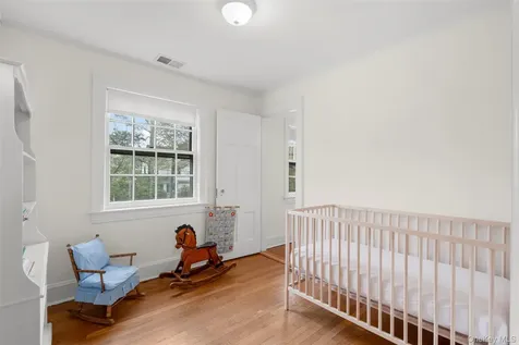27 Oak Avenue Larchmont NY 10538