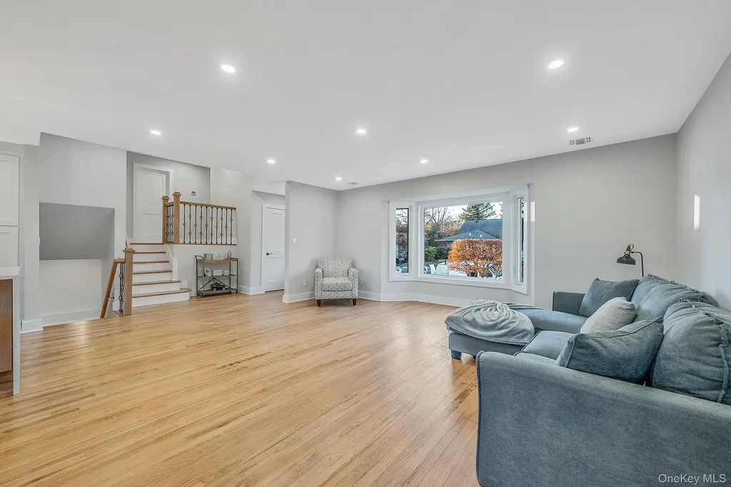 64 Hedgerow Lane Jericho NY 11753