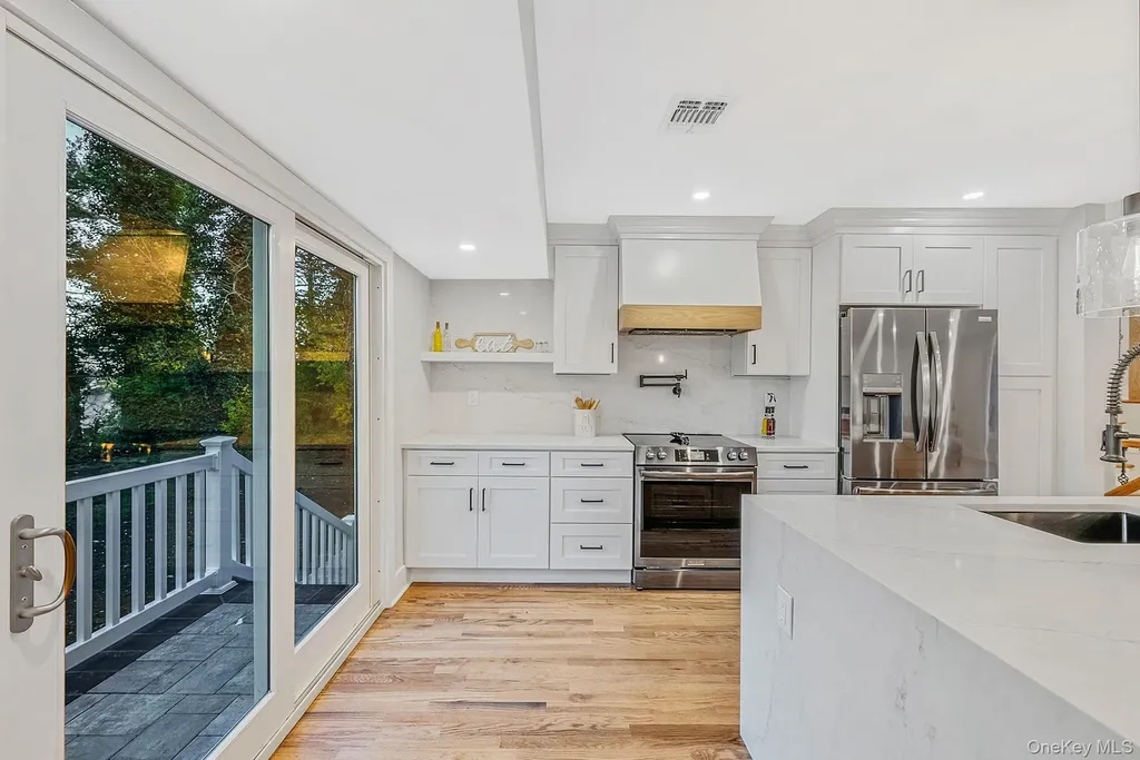 64 Hedgerow Lane Jericho NY 11753