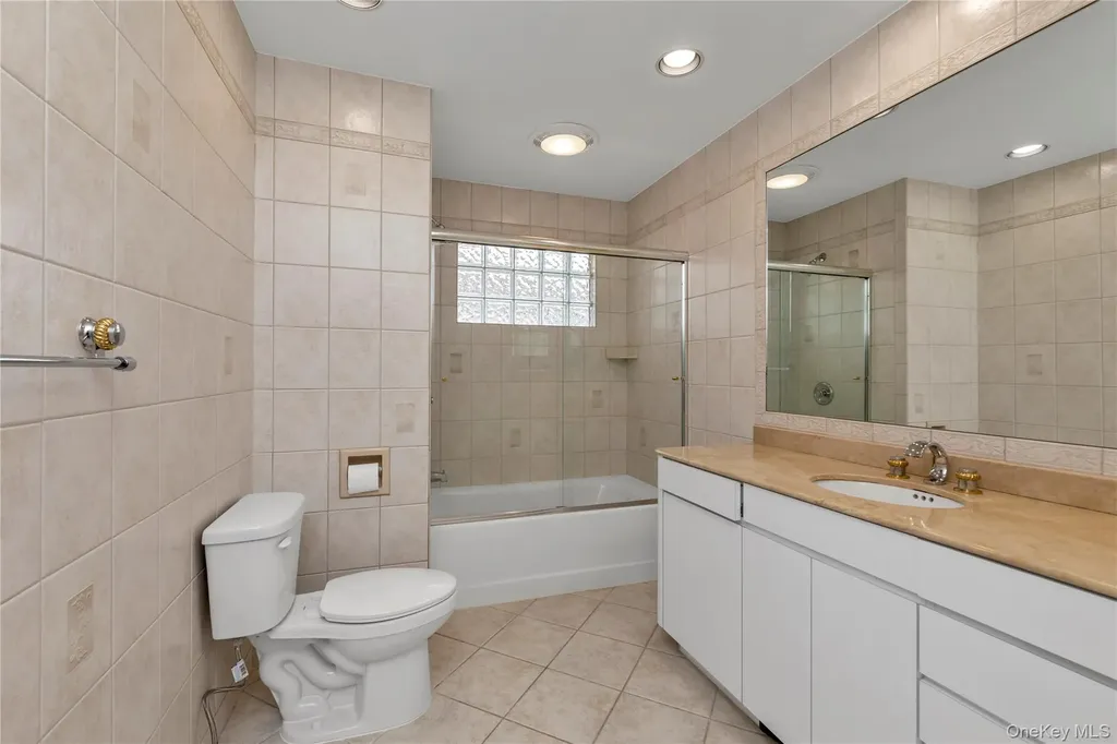 681 Flanders Drive North Woodmere NY 11581