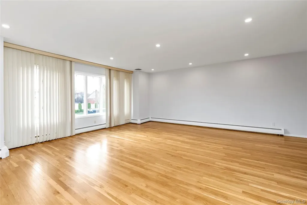 681 Flanders Drive North Woodmere NY 11581