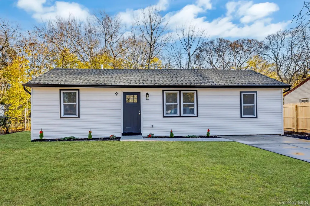 9 Lewis Street Riverhead NY 11901