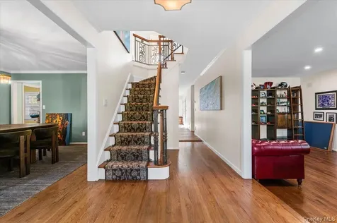 6 Maureen Drive Mount Sinai NY 11766