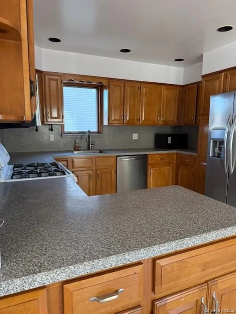 60 Cloverdale Avenue White Plains NY 10603