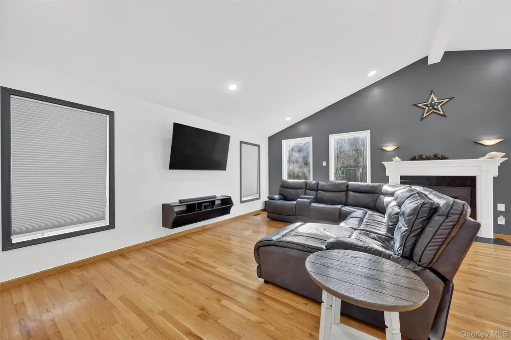 10 Meier Road Poughkeepsie NY 12603