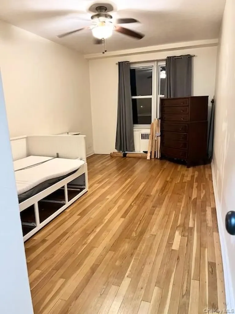 2080 Barnes Avenue Bronx NY 10462