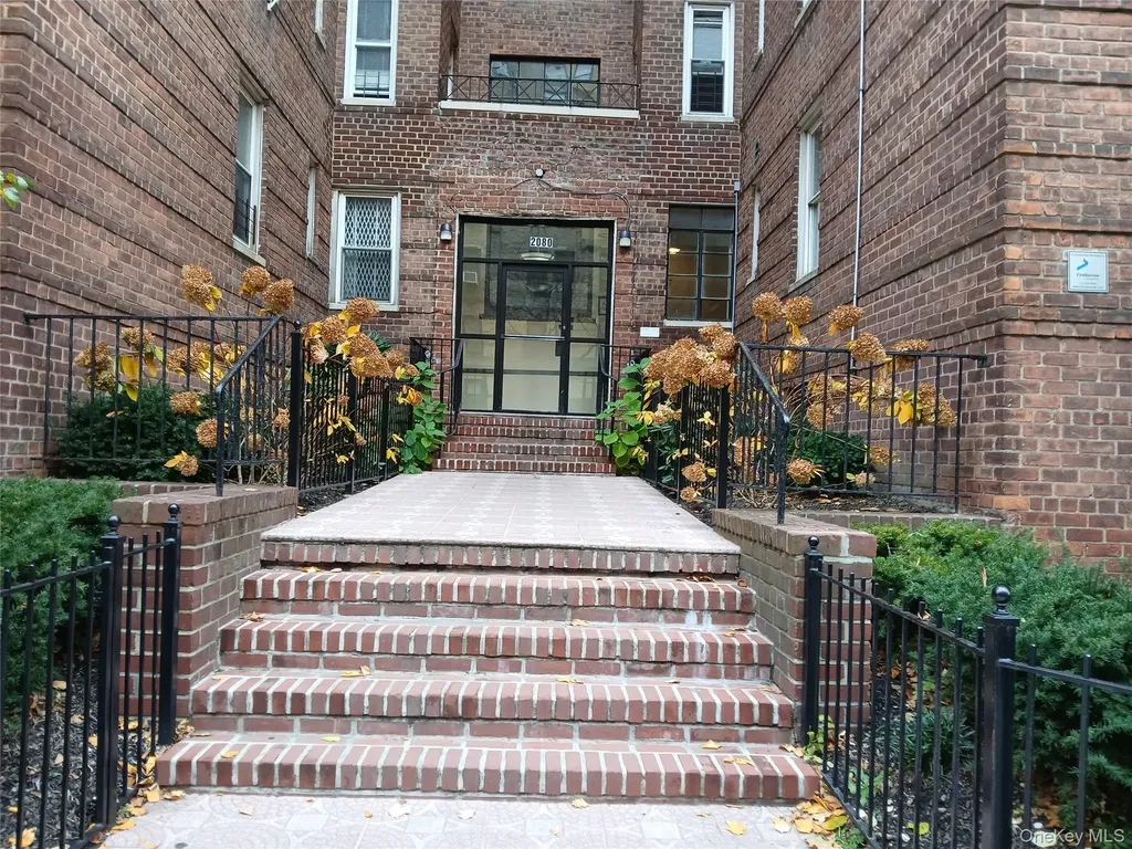 2080 Barnes Avenue Bronx NY 10462