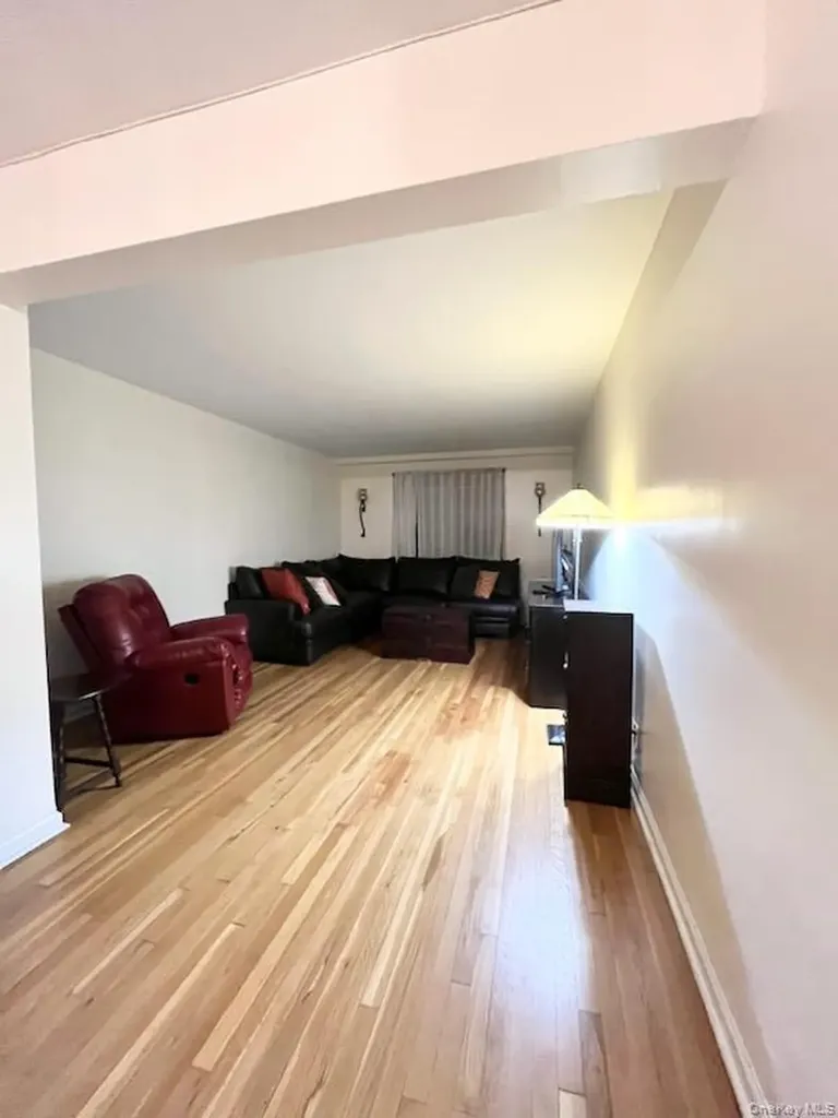2080 Barnes Avenue Bronx NY 10462