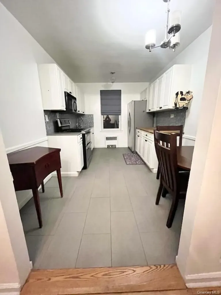 2080 Barnes Avenue Bronx NY 10462