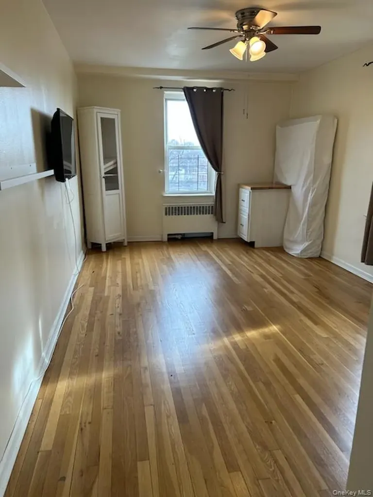 2080 Barnes Avenue Bronx NY 10462