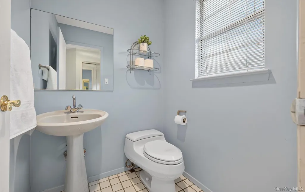 105 Glen Way Syosset NY 11791