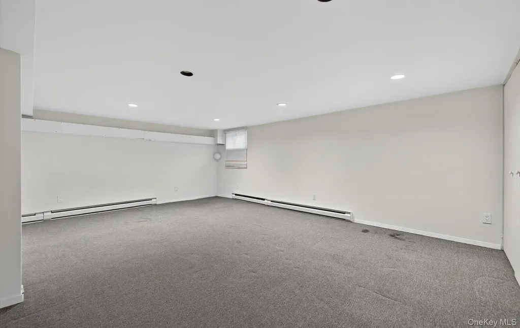 105 Glen Way Syosset NY 11791