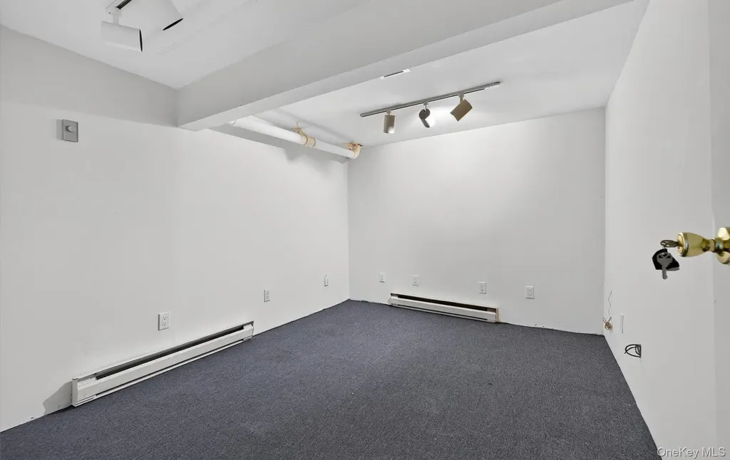 105 Glen Way Syosset NY 11791