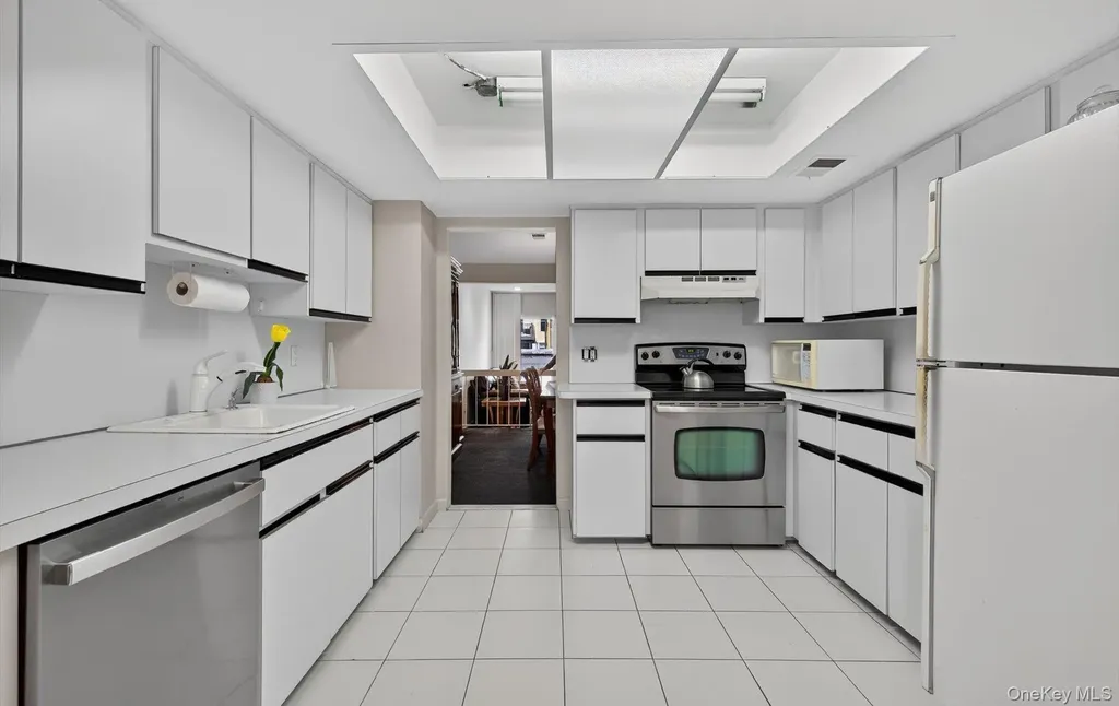 105 Glen Way Syosset NY 11791