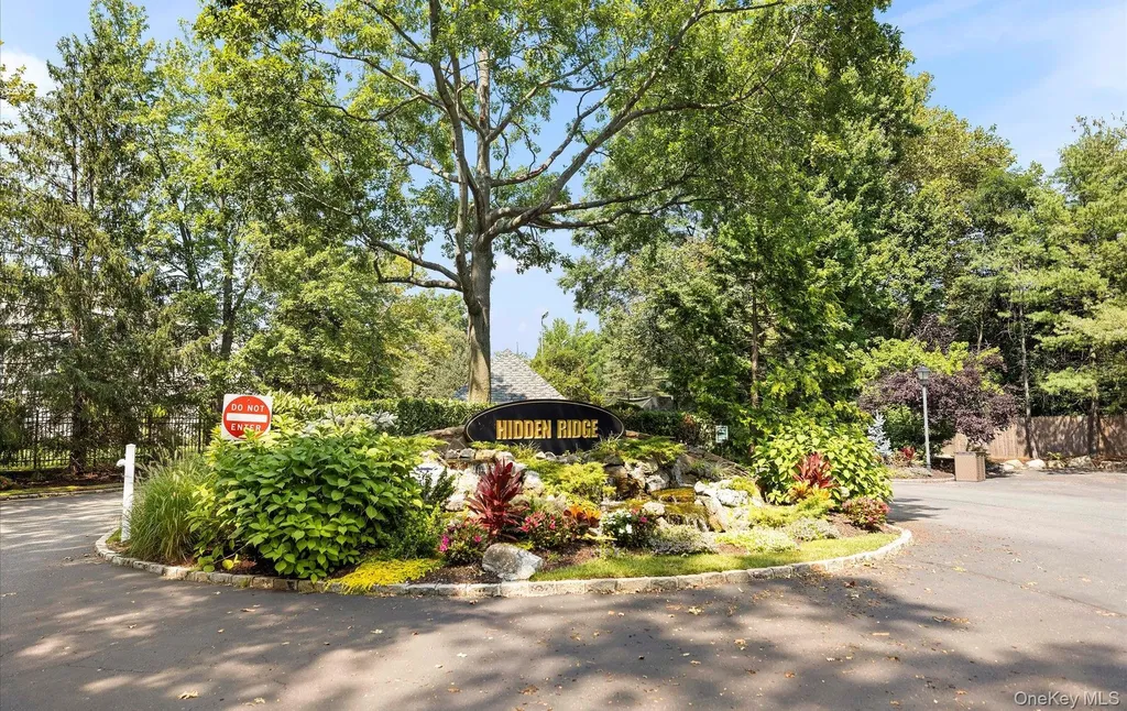 105 Glen Way Syosset NY 11791