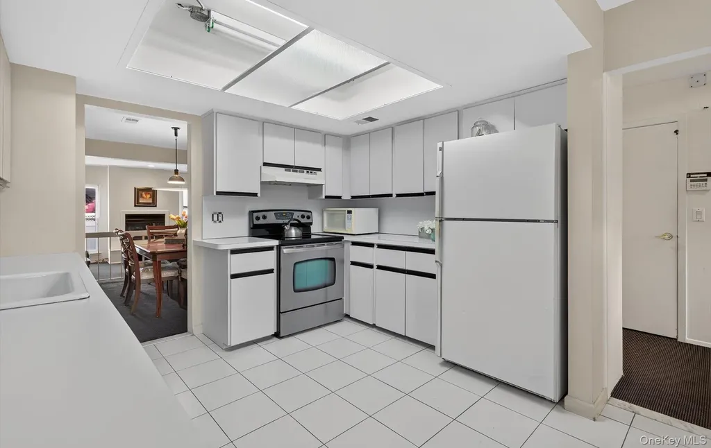 105 Glen Way Syosset NY 11791