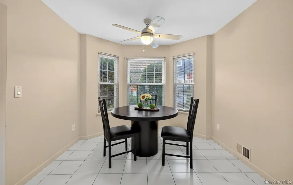 105 Glen Way Syosset NY 11791