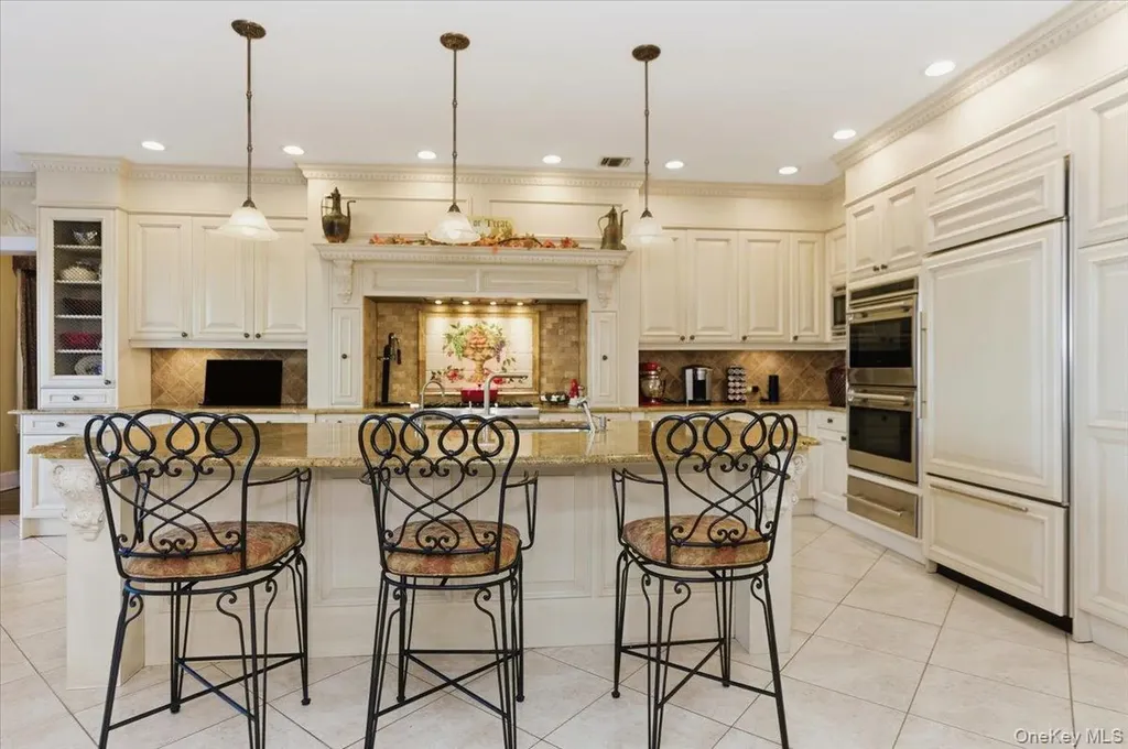 165 Peninsula Drive Babylon NY 11702
