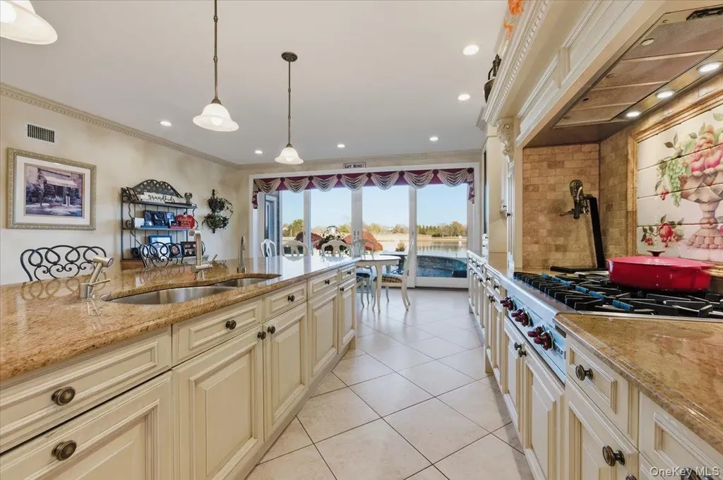 165 Peninsula Drive Babylon NY 11702