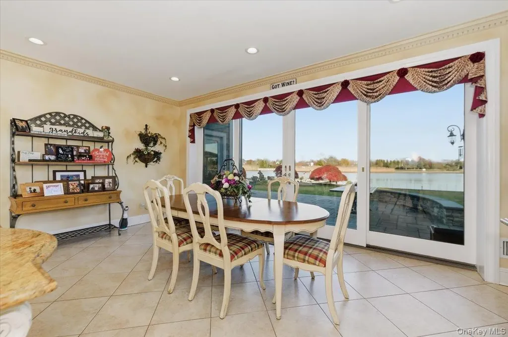 165 Peninsula Drive Babylon NY 11702