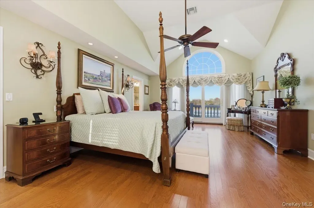 165 Peninsula Drive Babylon NY 11702